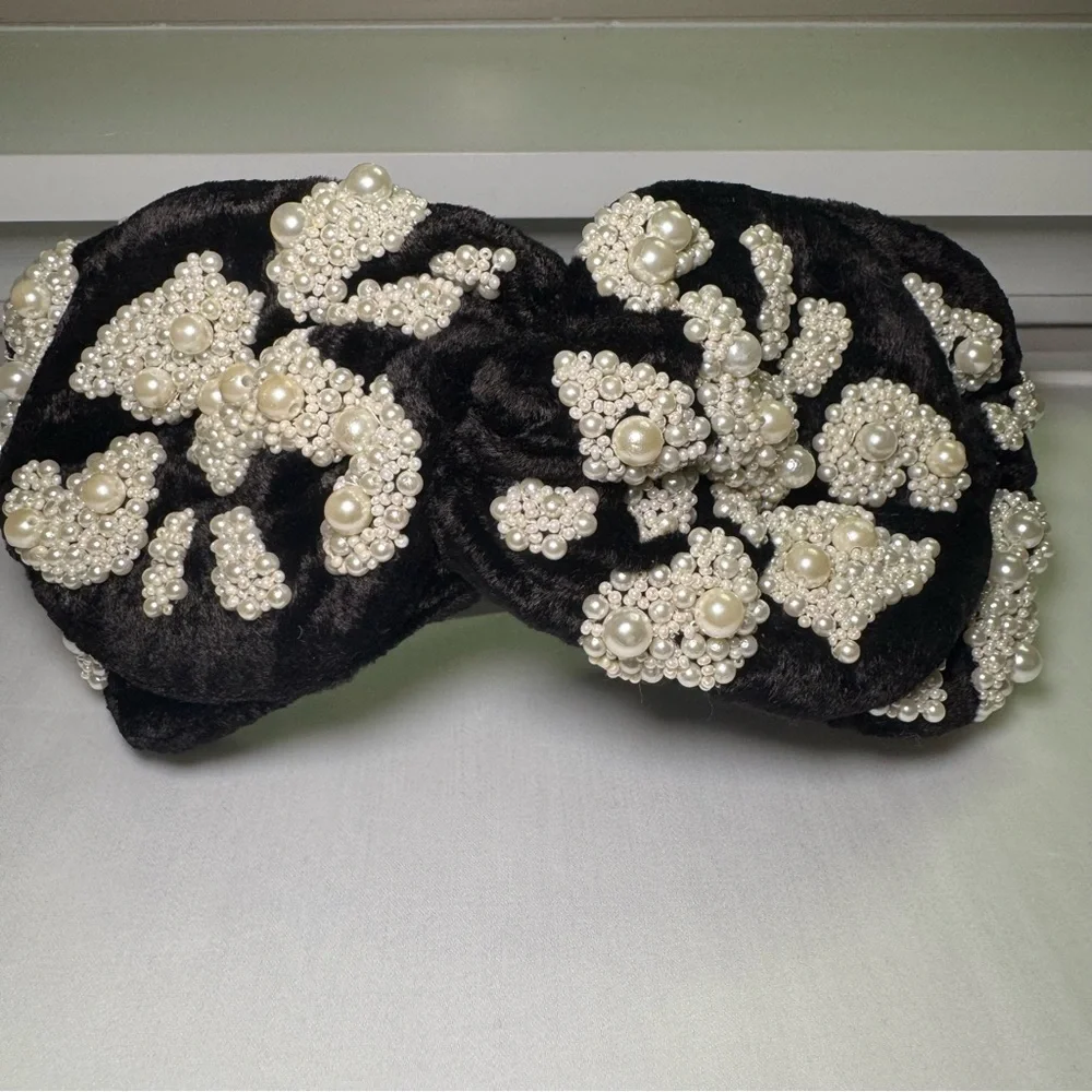 Deepa Gurnani Black Velvet Pearl Headband